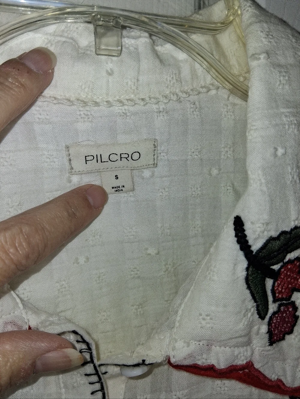 Pilcro White Button-Front Blouse with Red & Green Floral Embroidery Size Small - Picture 6 of 12